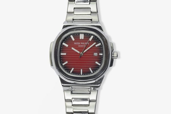 Men Designers Horizon: Silver-Tone Watch with Radiant Red Dial – MDW-05
