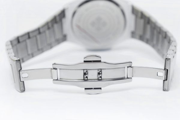 Men Designers Horizon: Silver-Tone Watch with Radiant Red Dial – MDW-05 - Image 3